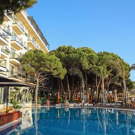 Hotel Vm & Golem (Tirana)