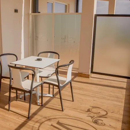 Vm & Hotell Golem (Tirana)