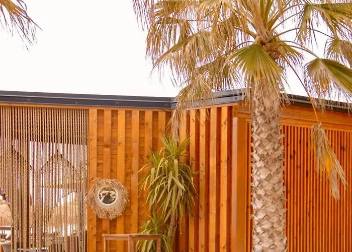 Vm & Hotel Golem (Tirana)