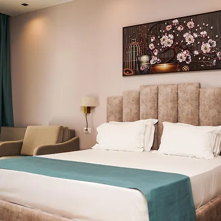 Hotel Vm & Golem (Tirana)