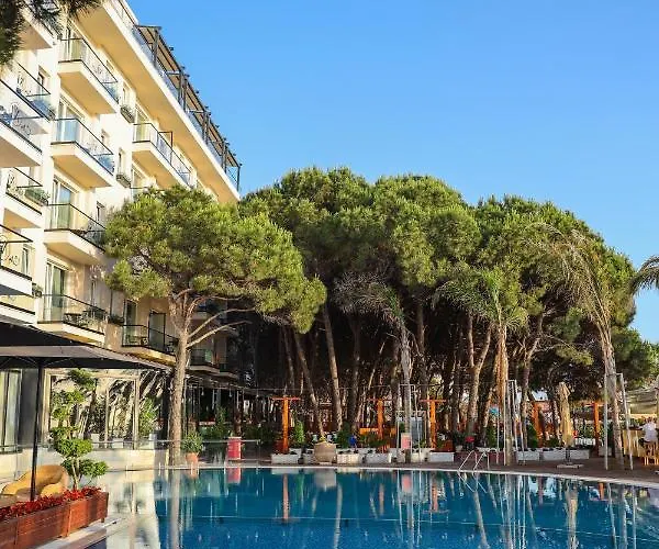 Hotel Vm & Golem (Tirana)