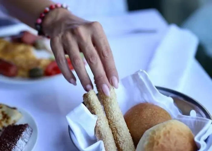 Hotel Vm & Golem (Tirana)